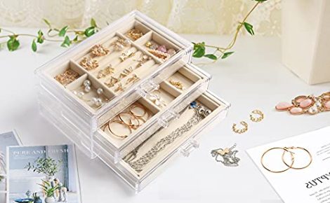 Beige COROID Jewelry Box: Elegant gift for ladies, with 3 drawers to keep rings, earrings, necklaces, and bracelets organized.