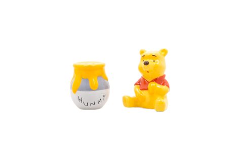 Disney Winnie The Pooh Salt and Pepper Shakers – Adorable ceramic gift for your home, officially licensed by Disney.