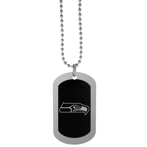 Siskiyou NFL necklace for Indian consumers, featuring a stylish chrome tag design, suitable for all genders.