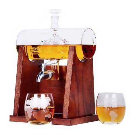 Decanter for whiskey with 2 globe glasses, perfect for whisky lovers. Ideal gift for your husband or boyfriend!