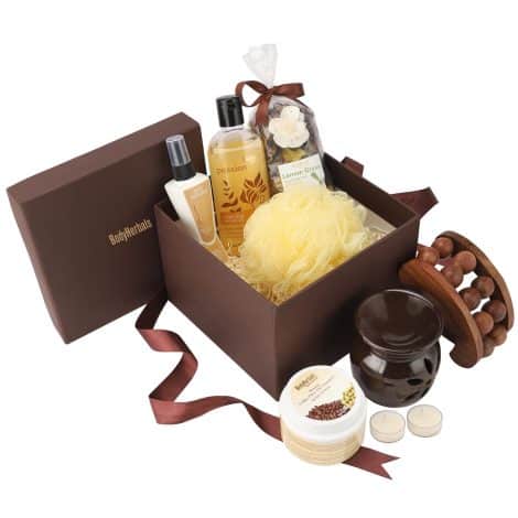 BodyHerbals Coffee Skin Care Gift Set: Banish cellulite and indulge in luxurious bath and body care. Perfect for all festivities!