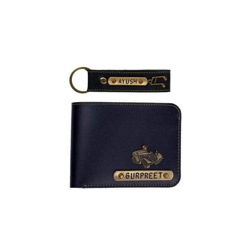 Customized wallet and keychain set for men made of faux leather. Personalize with name and charm.