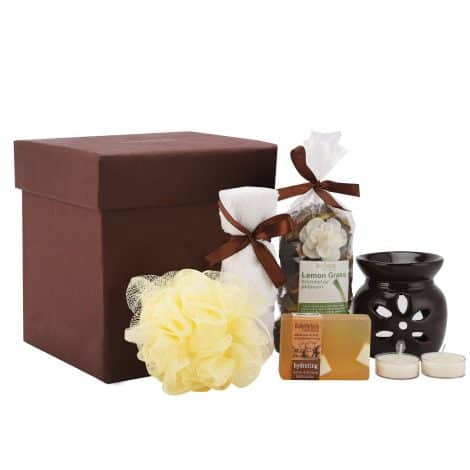 BodyHerbals Honey & Almond Soap Spa Gift Set: Pamper yourself with this luxurious bath kit, perfect for any occasion.