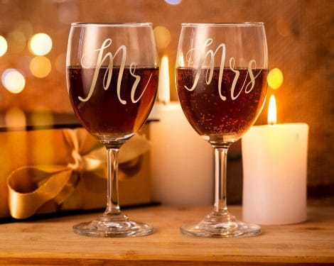 Avighna Mr & Mrs Gift Wine Glasses – Perfect Valentine’s Day or Wedding Anniversary gift for Indian couples.