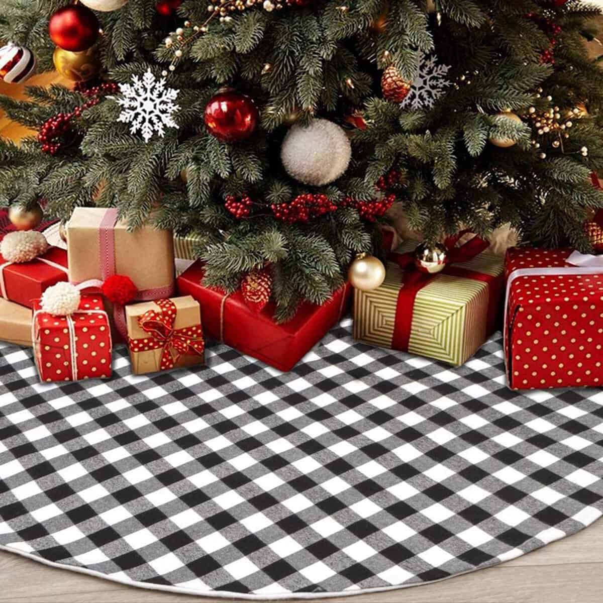 CHICHIC 48 Inch Christmas Tree Skirt Plaid Tree Skirt Buffalo Check Christmas Tree Skirt Double Layers Black and White Xmas Tree Skirt for Christmas Party Decorations Holiday Ornaments