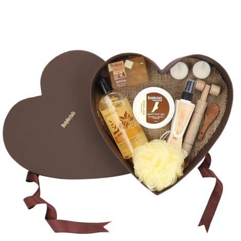 BodyHerbals Everyday Rituals Gift Set for Women & Men – Bath & Body Care Hamper with Premium Packaging – Perfect Gift for all Occasions – Set of 7 pcs – Ideal for Birthdays, Christmas, and Special Celebrations.