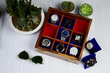 Gift a luxurious wooden watch box with 9 slots for both men and women this Christmas or Valentine’s Day.