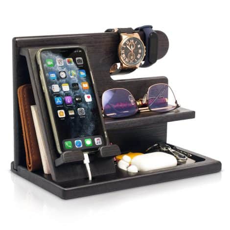 TESLYAR Wood Phone Docking Station Ash Key Holder Wallet Stand Watch Organizer Men Gift Husband Wife Anniversary Dad Birthday Nightstand Purse Father Graduation Male Travel Idea Gadgets (Black)
TESLYAR wooden docking station for phone, keys, wallet, and watch organizer; perfect gift for men.