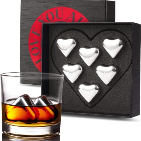 Unique whiskey gifts for Indian men – heart-shaped stones to chill your drink, perfect for Valentine’s Day, birthdays, and anniversaries.