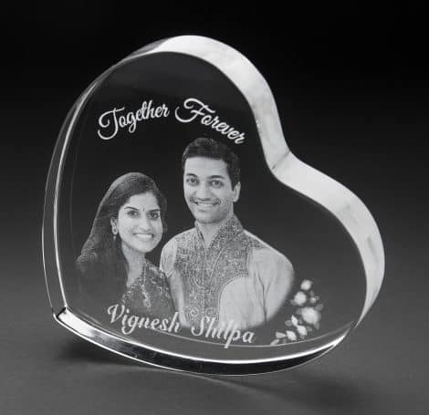 “Personalized LED Light 3D Photo Crystal: A special gift for couples, perfect for birthdays and anniversaries.”