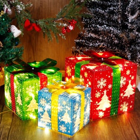 Christmas Home Gift Box Decorations – Set of 3 Lighted Gift Boxes with 60 LED Snowflake Lights.
